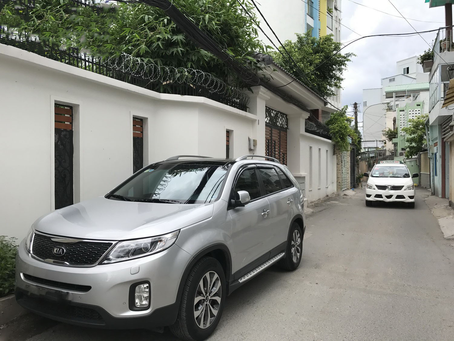 Nhà 3 lầu thiết kế Cổ điển hẻm ôtô 7 chỗ vào tận nhà Khu VIP Lê Quang Định, Quận Bình Thạnh